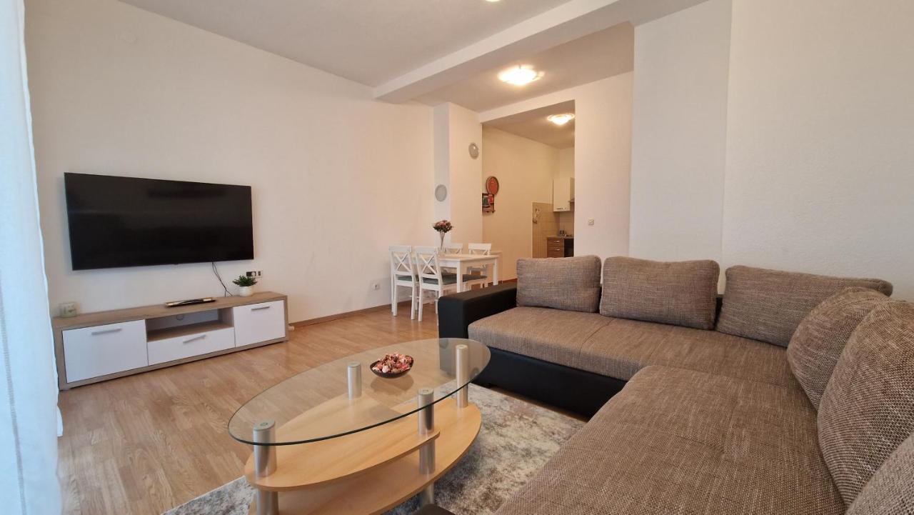 Apartments In Rijeka, Free Parking And Large Terrace, 15Min Drive From The Beach מראה חיצוני תמונה