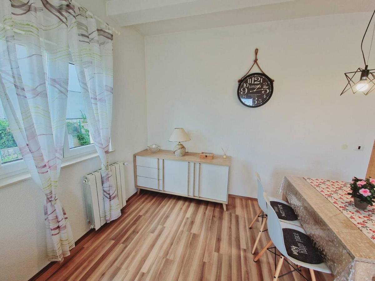 Apartments In Rijeka, Free Parking And Large Terrace, 15Min Drive From The Beach מראה חיצוני תמונה