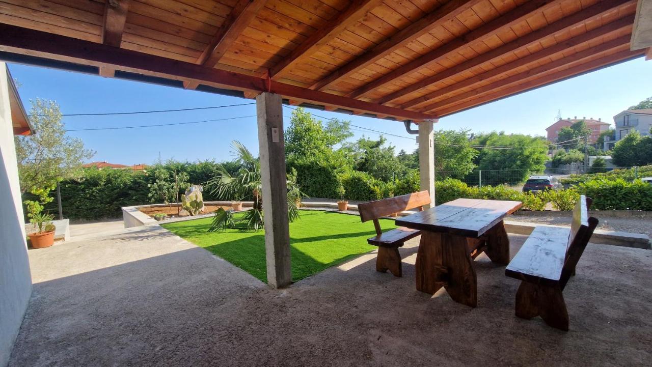 Apartments In Rijeka, Free Parking And Large Terrace, 15Min Drive From The Beach מראה חיצוני תמונה