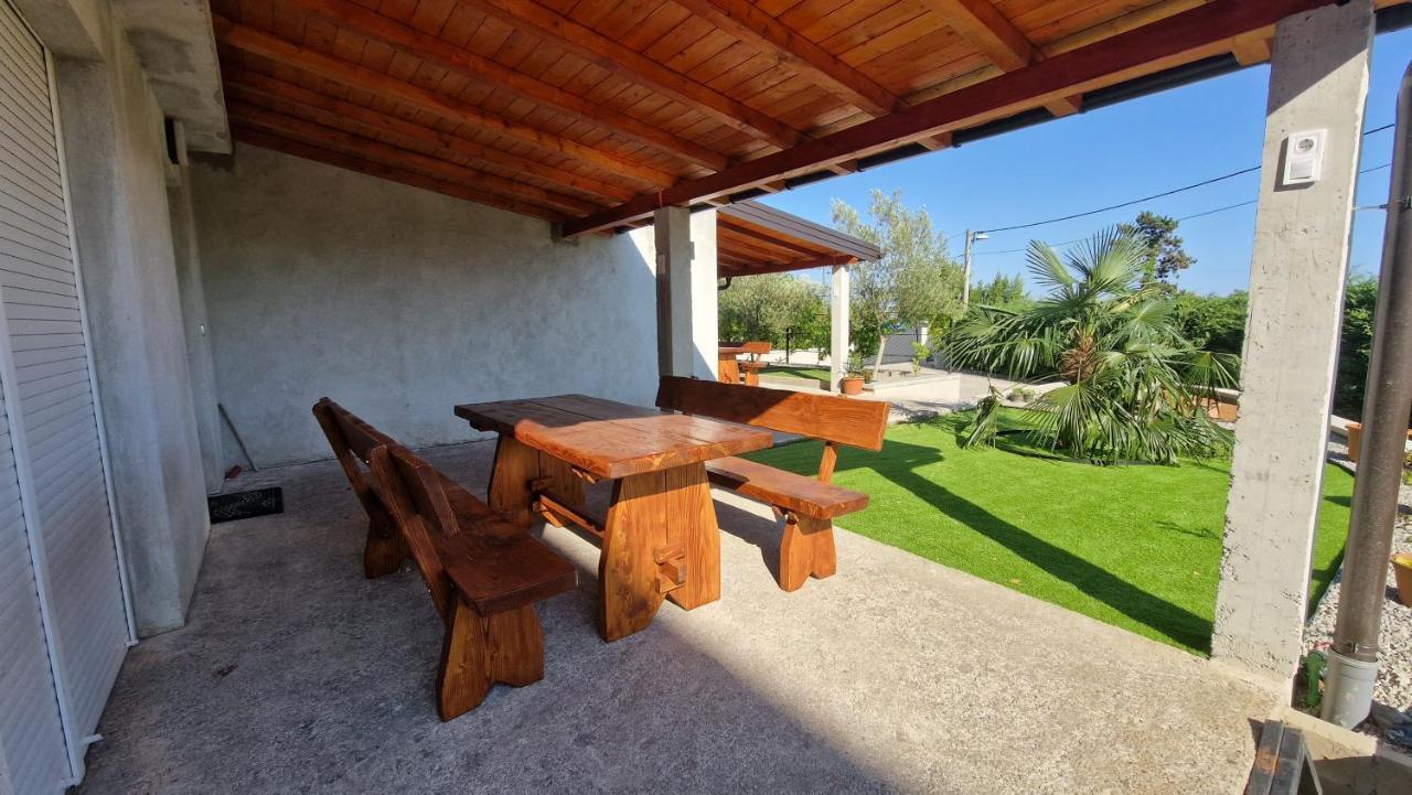 Apartments In Rijeka, Free Parking And Large Terrace, 15Min Drive From The Beach מראה חיצוני תמונה