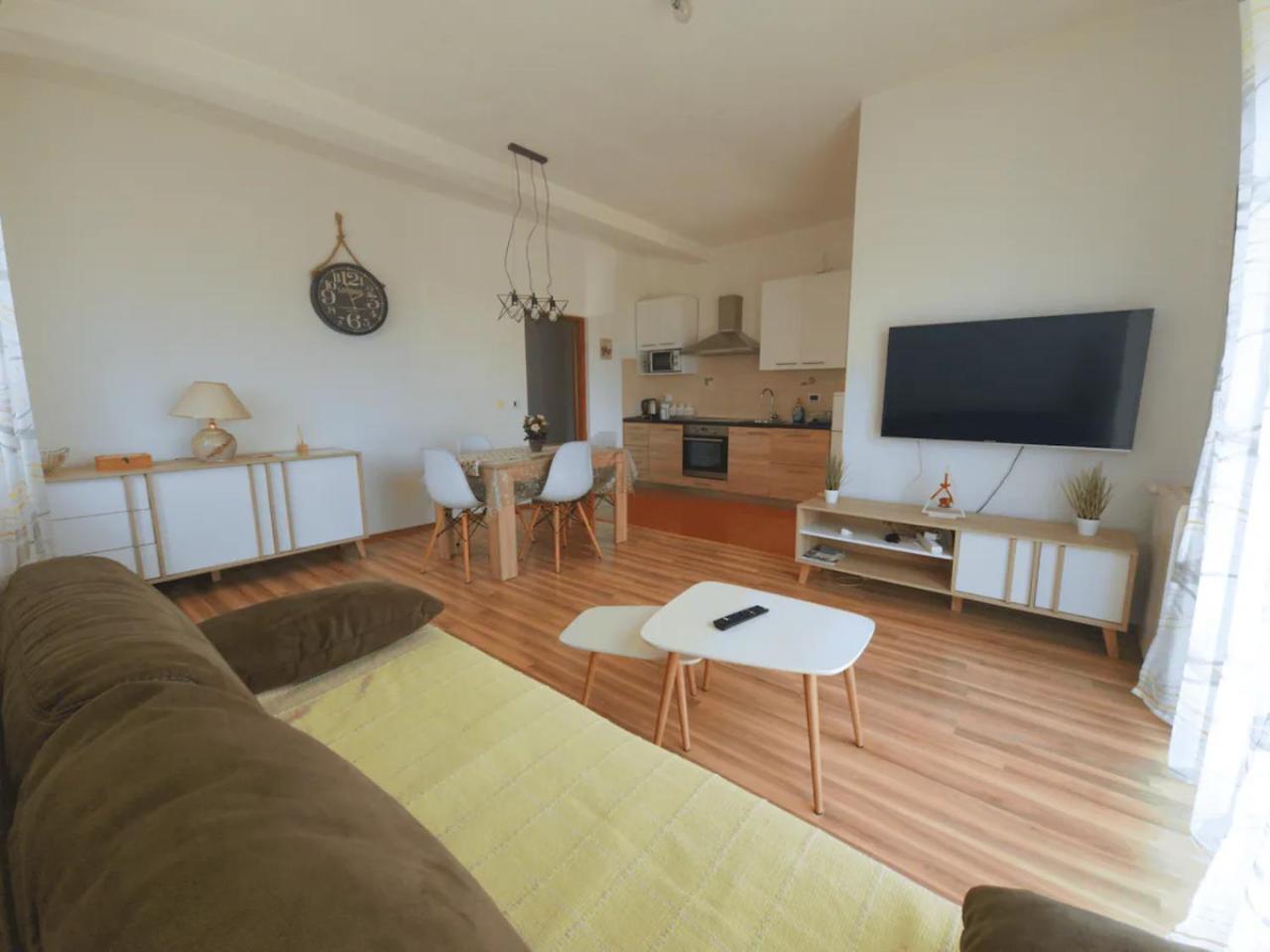 Apartments In Rijeka, Free Parking And Large Terrace, 15Min Drive From The Beach מראה חיצוני תמונה