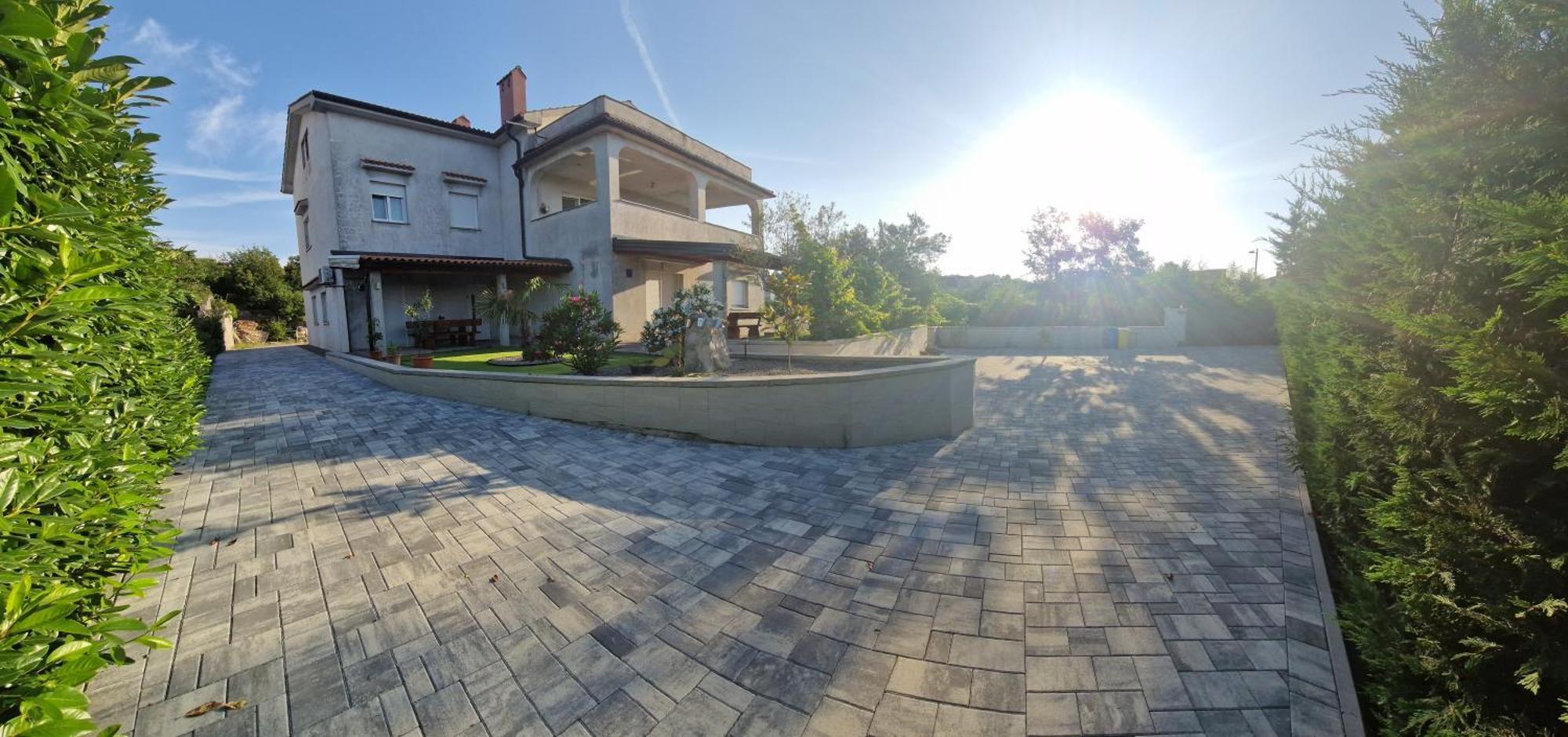 Apartments In Rijeka, Free Parking And Large Terrace, 15Min Drive From The Beach מראה חיצוני תמונה